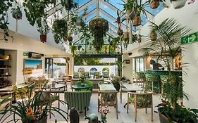 Le Petit Manoir Boutique Hotel